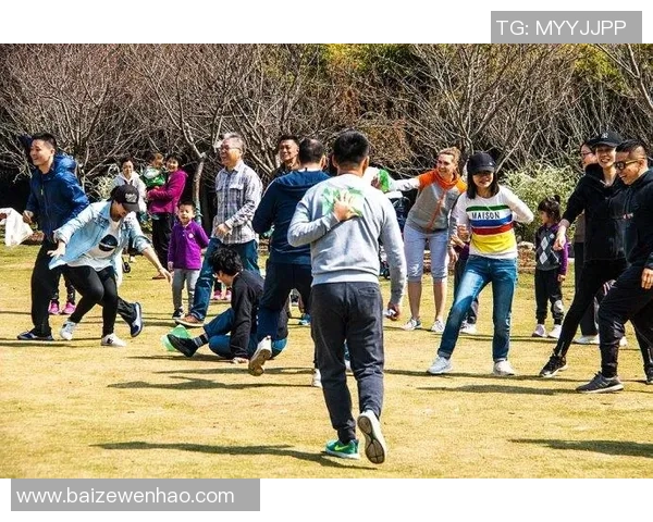 台面足球玩具的乐趣与技巧探索，让家庭聚会充满欢声笑语