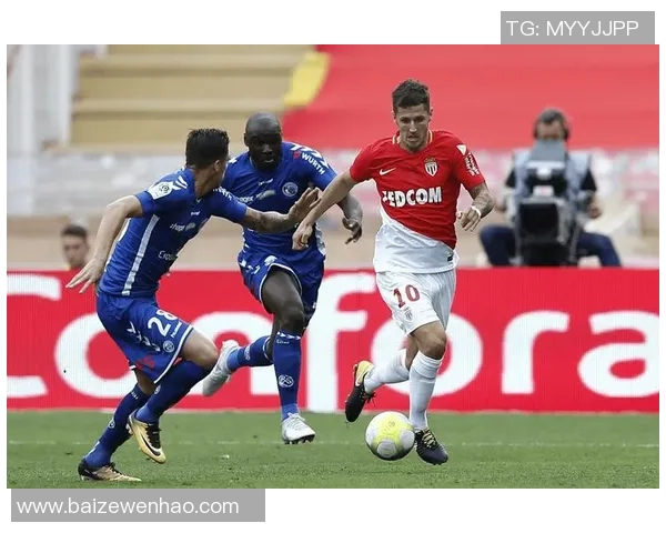 必杀足球全本：揭示足球背后的战术与激情，带你领略精彩赛事瞬间