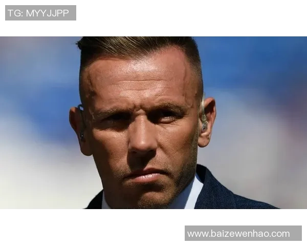 足球克雷格的传奇之路：从草根球员到世界舞台的闪耀明星